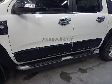 Ốp Sườn Cửa 4 Cánh Nhựa Đen Bản To ABS Thái Lan Ford Ranger 2012